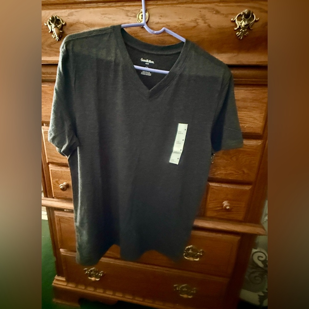 Goodfellow & Co Men's Charcoal V-Neck Tee New With Tags